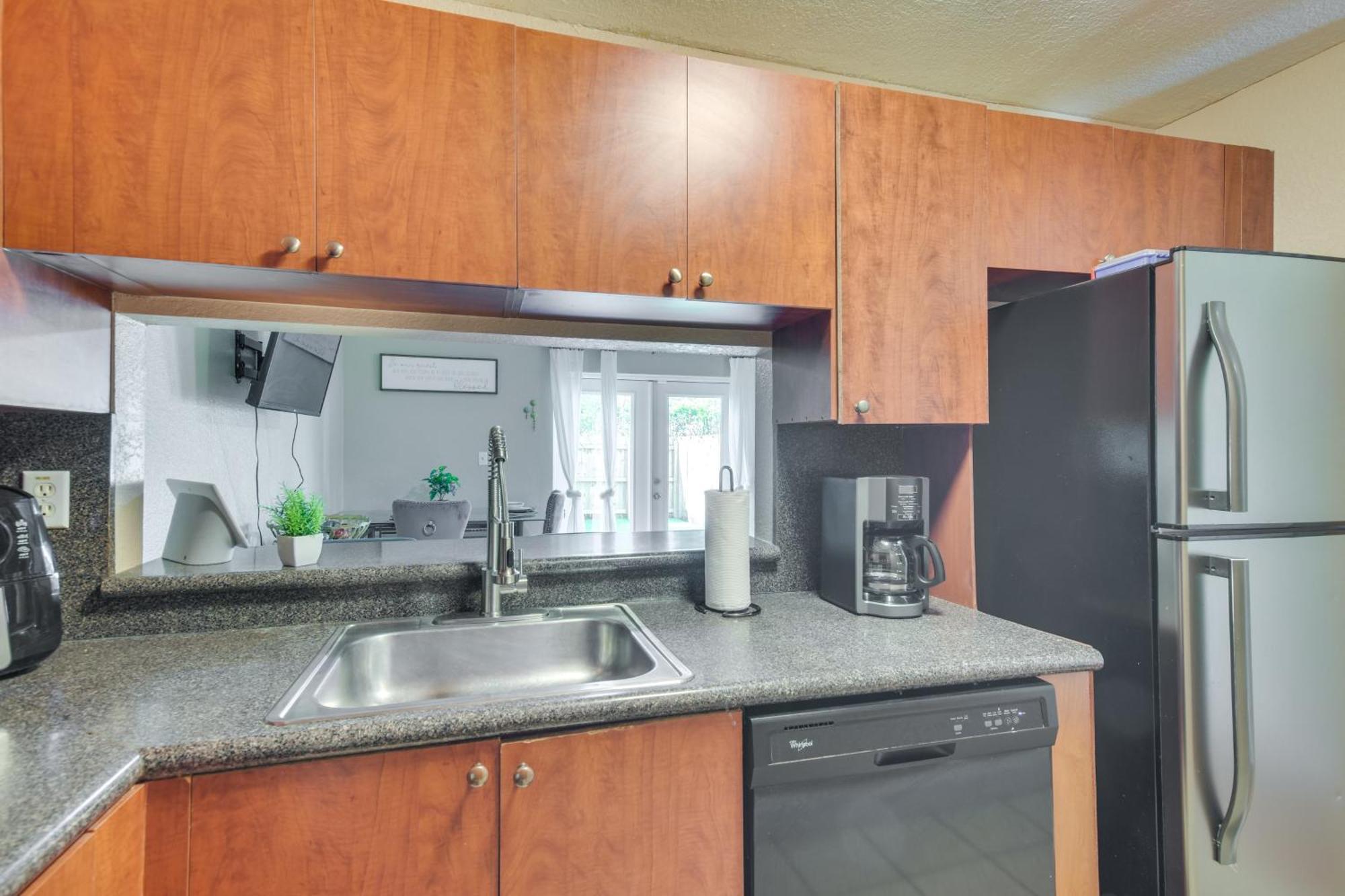 Opa-Locka Townhome, 15 Mi To Miami Beach! Exterior foto